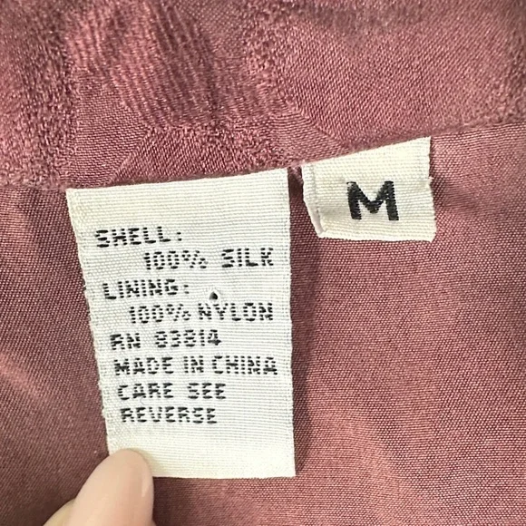 Vintage FUDA International Y2K Quilted 100% Silk Burgundy Bomber Jacket Size M - Picture 3 of 10